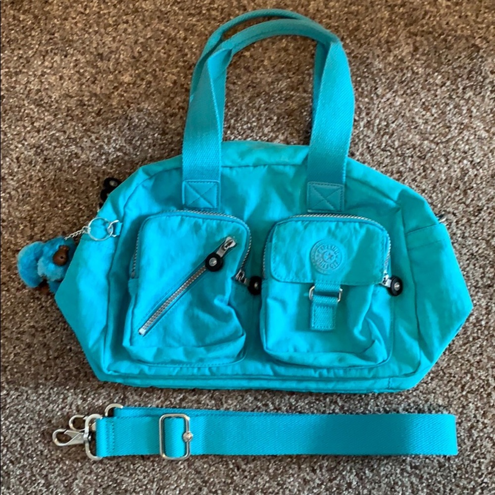 Defea Satchel